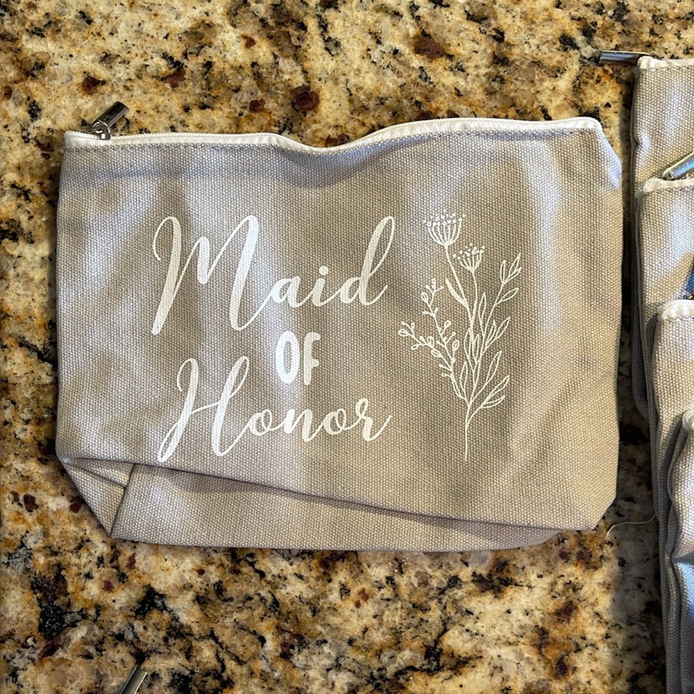 New Bridal Party small bags - Picture 2 of 6